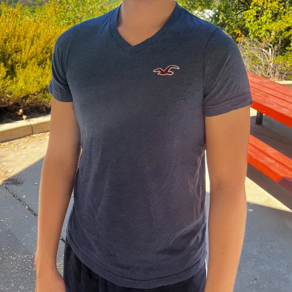 HOLLISTER MEN V NECK T SHIRT NAVY BLUE SEAGULL LOGO EMBROIDERED RED WHITE ACTIVE - Picture 16 of 16